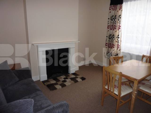 			NEAR PRIMROSE HILL!, 2 Bedroom, 1 bath, 1 reception Flat			 Manley Street, PRIMROSE HILL